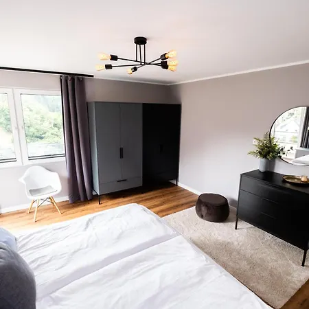 Apartment Bineva - Hochwertige Mit 2 Balkonen Und Garage *