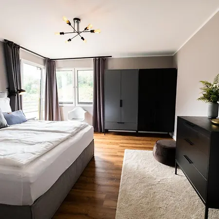 Bineva - Hochwertige Mit 2 Balkonen Und Garage Apartment Virneburg